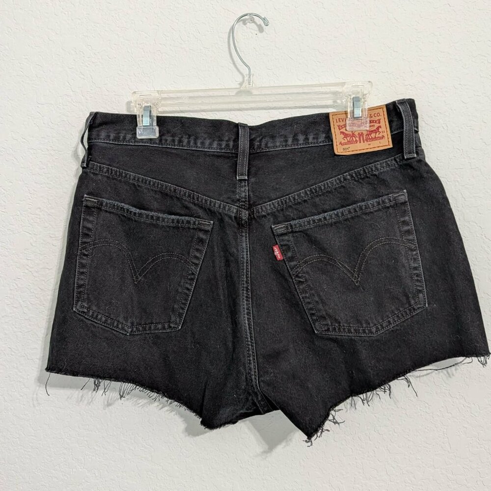 Levis 501 Women's Button Fly Black Denim Cut Off Jean Shorts (Size 31) - Picture 2 of 4